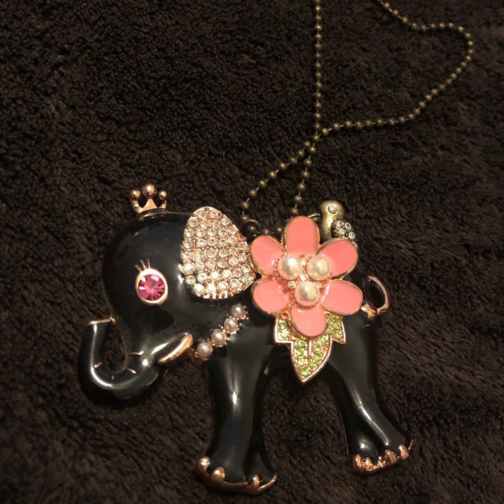 Betsey Johnson elephant necklace